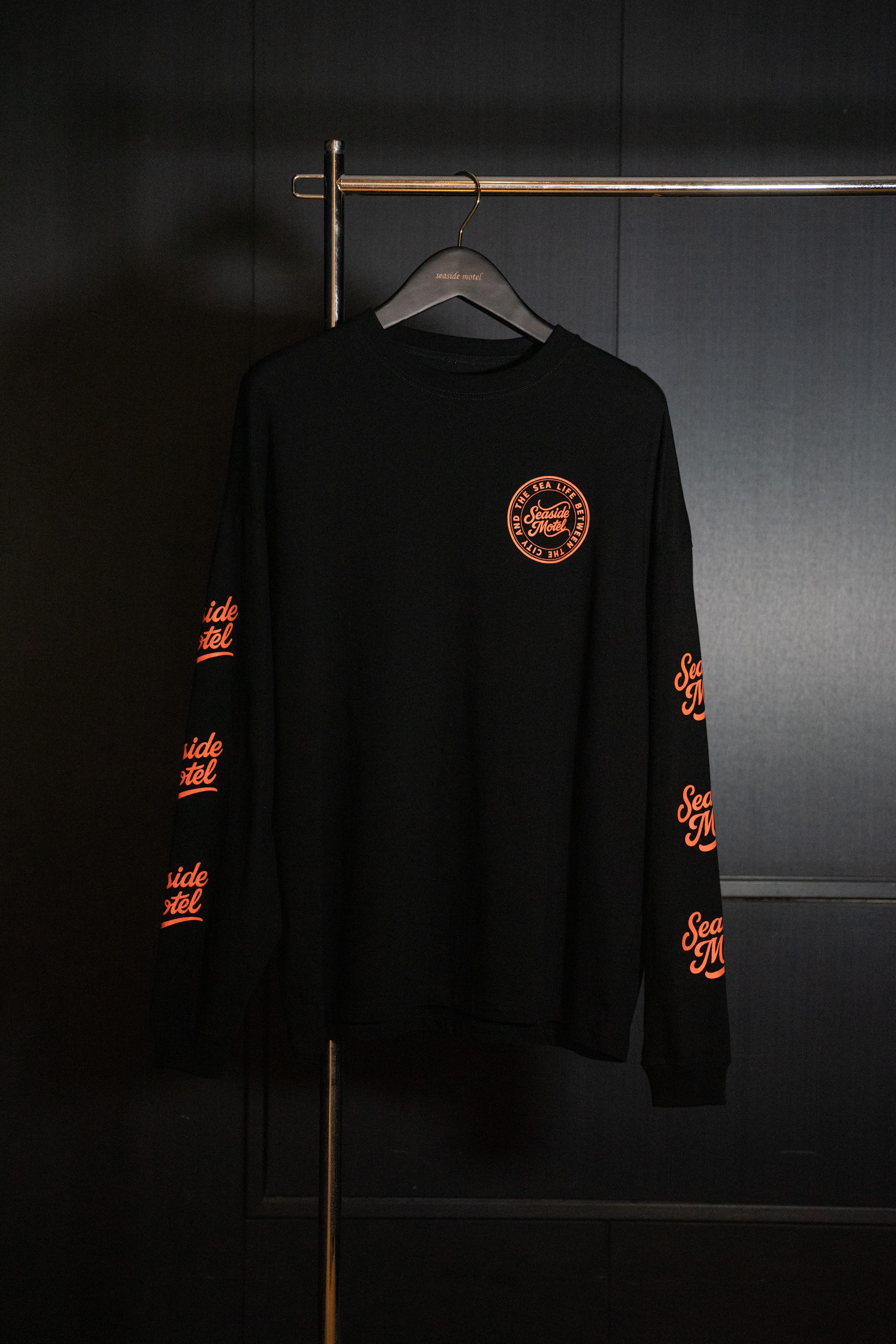 Text Logo – Sleeve – Long Sleeve T-Shirt – Black